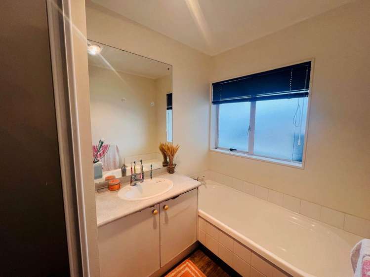 2/1 Amadeus Place Northpark_10