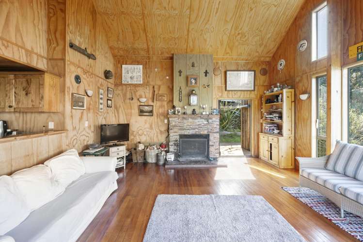 16 South Pacific Road Rakino Island_16