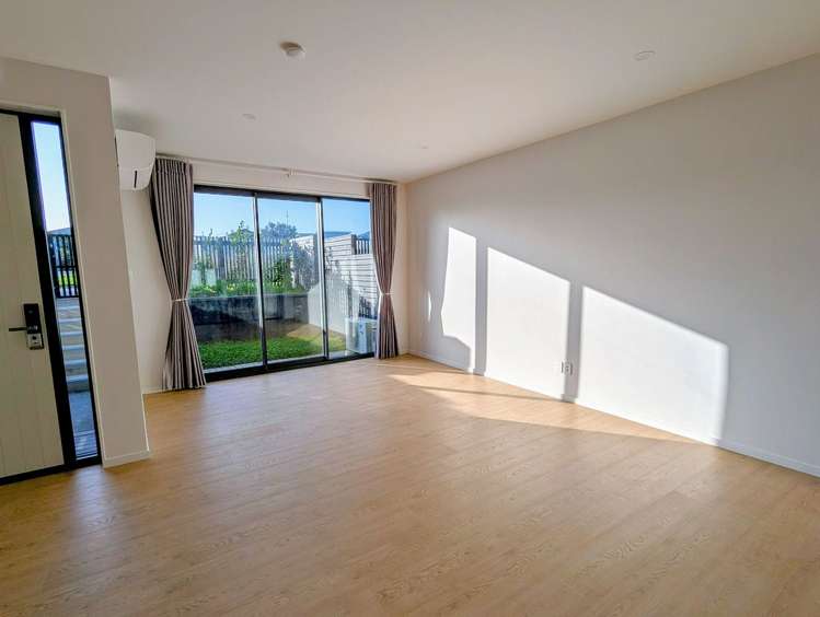 65 Bearing Parade Long Bay_7