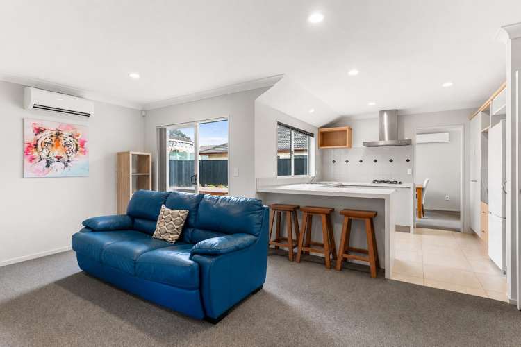 22 Belfry Place Wattle Downs_8