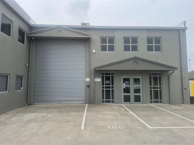 Versatile Warehouse Facility