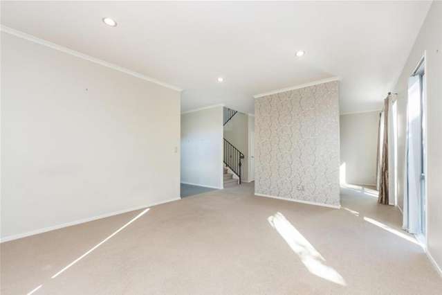 10 Stamford Crescent Flat Bush_3
