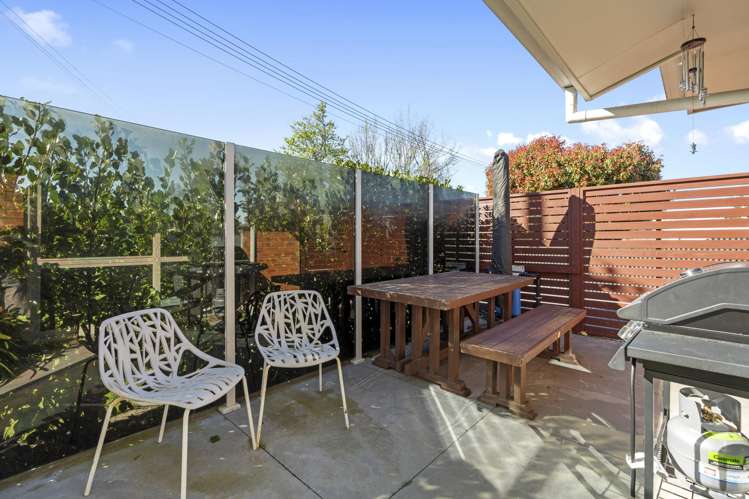 82 Moffat Drive Lincoln_15