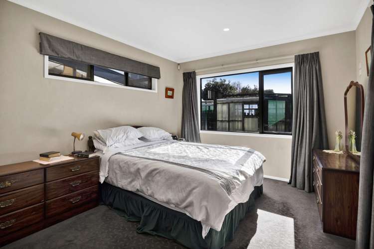2 Heaphy Road Opunake_17