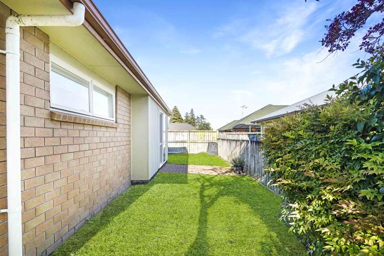 183 Old Farm Road Hamilton East_11