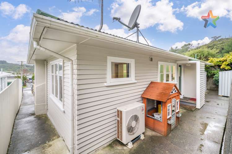 19 Karaka Street Otaki Beach_19