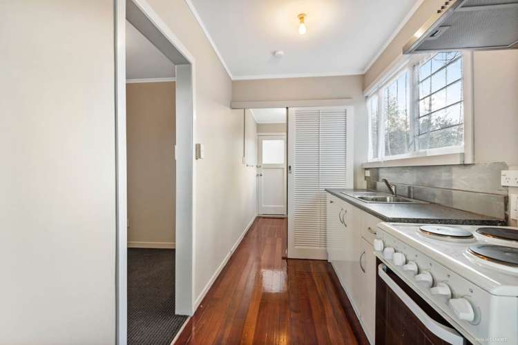 67 Tiroroa Avenue Te Atatu South_5