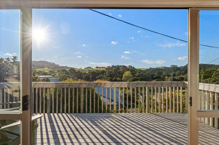 6 Seatoun Avenue Leigh_14