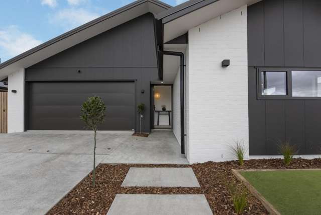 Immaculately Presented in Sought After Cambridge