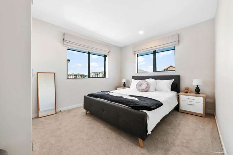 6 Thomas Rielly Avenue Hobsonville_15