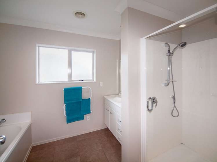 5a Gifford Grove Churton Park_12