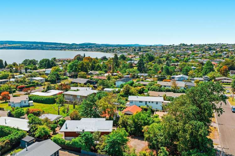 11 Frederick Street Two Mile Bay_29