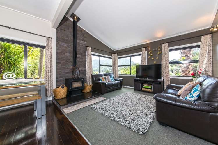 31 Foster Avenue Huia_8