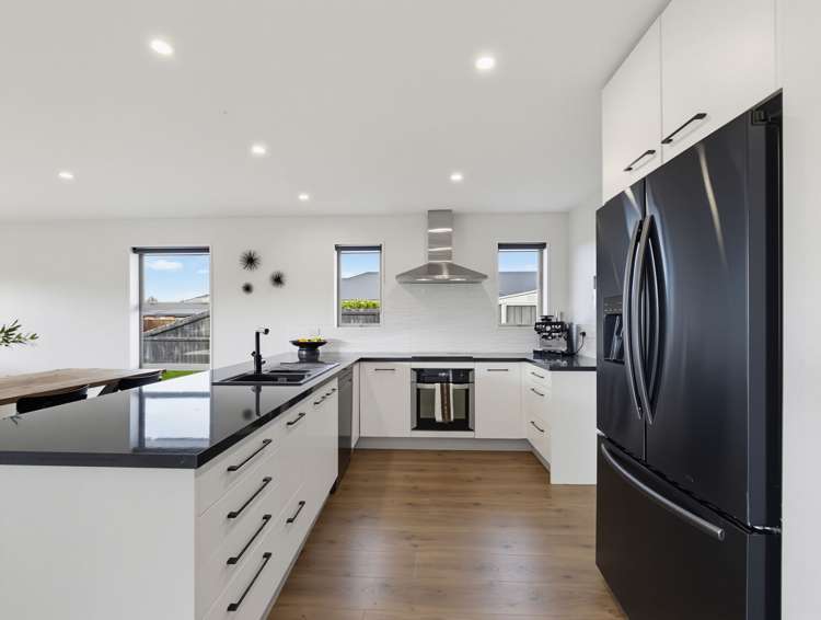 9 Lawrence Drive_3