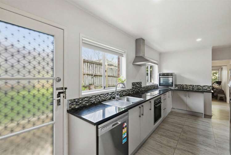 1/57 Chartwell Avenue Glenfield_5