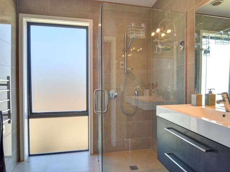 46 Falconer Rise Jacks Point_22