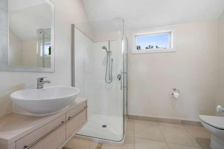 33 Seymour Road Mellons Bay_27