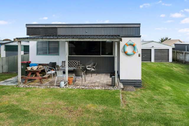 14 Costello Crescent Pukehina_1