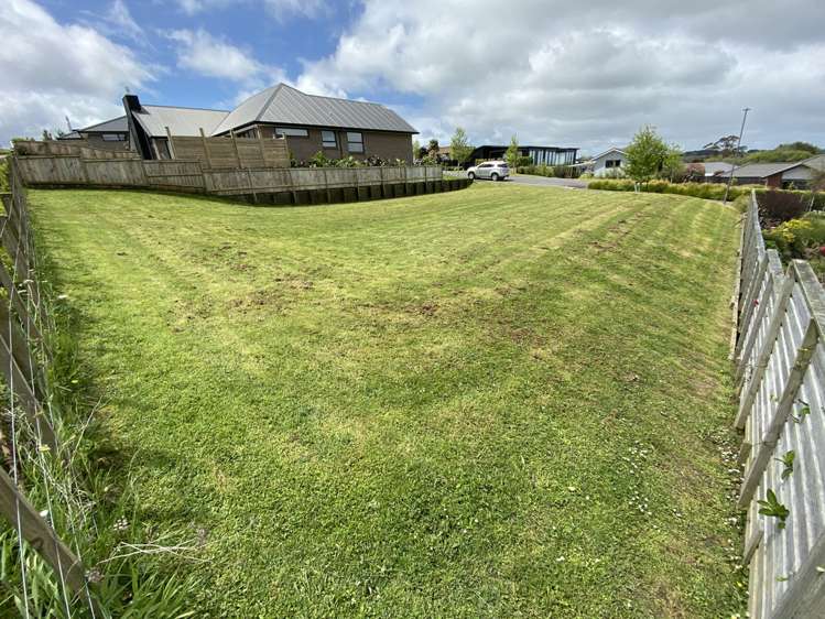 9 Laly Haddon Place Matakana_2