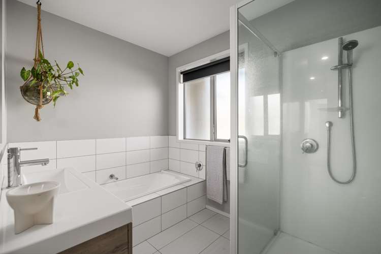 73 Falcon Drive Welcome Bay_15