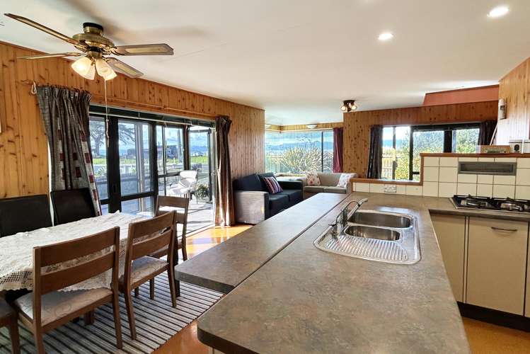 1251 East Coast Road Whakatiwai_7
