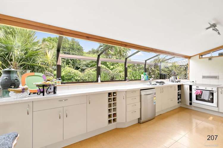 209 Golf Road Titirangi_19