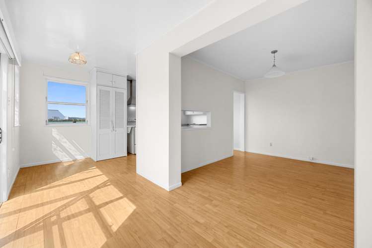 44 Ellesmere Crescent Pakuranga Heights_16