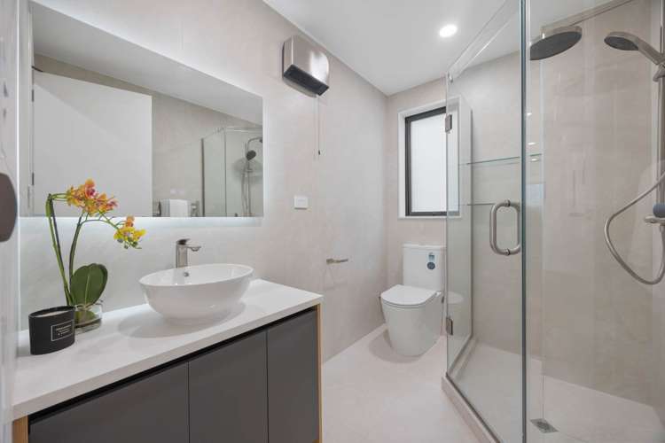 8 Mill Hill Close Flat Bush_32