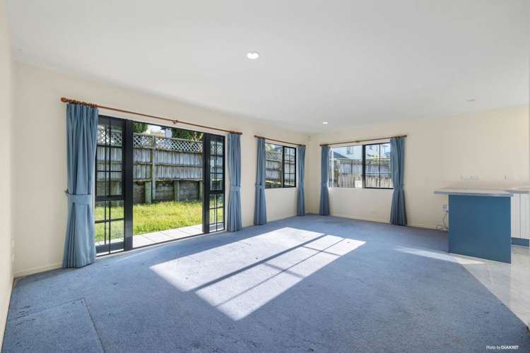 1/14 Mossop Rise Glenfield_6