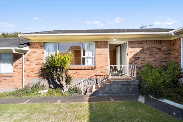 Vacant, Solid & Selling !!