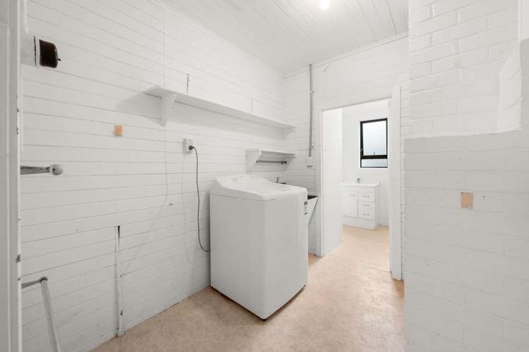 9 The Esplanade Eastern Beach_13