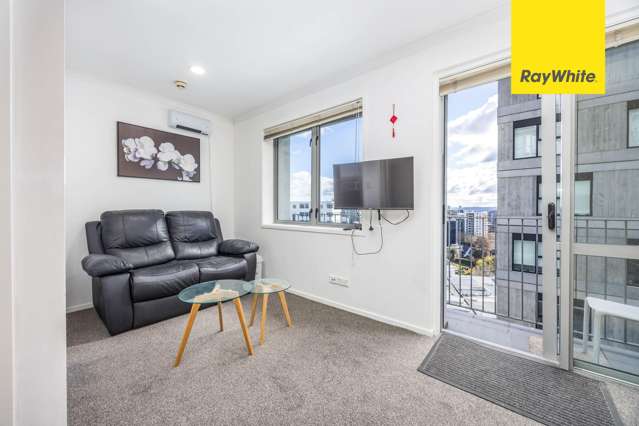 City-Zone Home: Where Views and Value Shine!