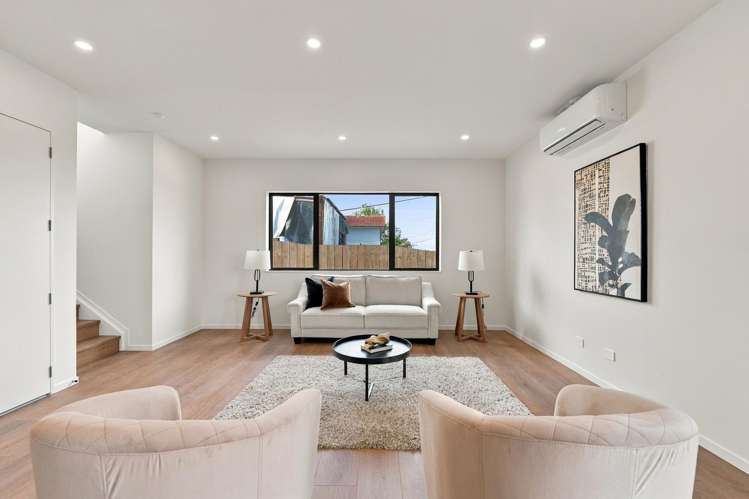 Units 1-3/48 Roberts Road Te Atatu South_6