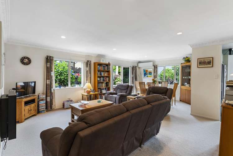 64 Whitford Road Botany Downs_4