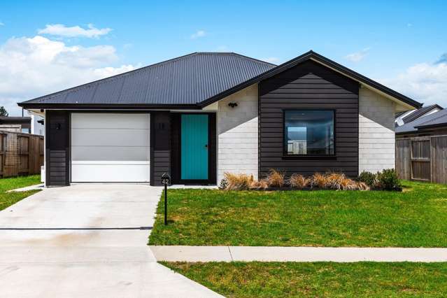 Near New Three Bedroom Home - Genuine Long Term