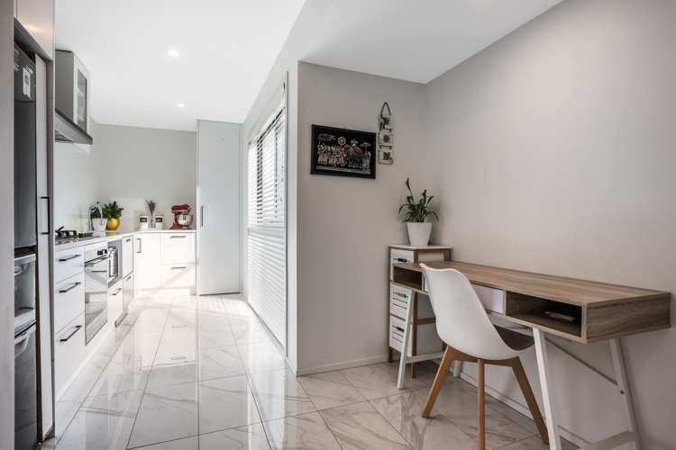 36 Red Beech Avenue Woodridge_6