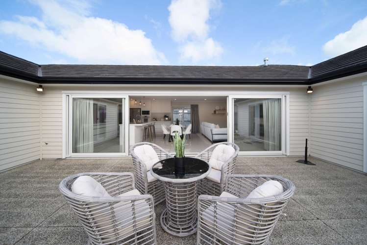 8 Canini Grove Karaka_28