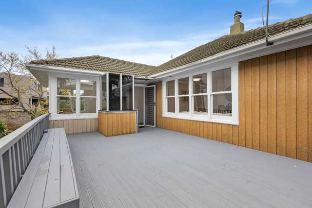 8 White Swan Road Mount Roskill_1