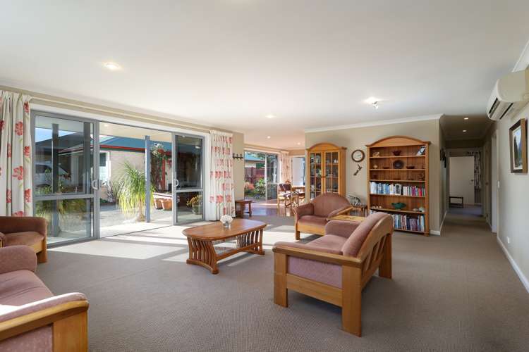 3 Cambria Gardens The Wood_5