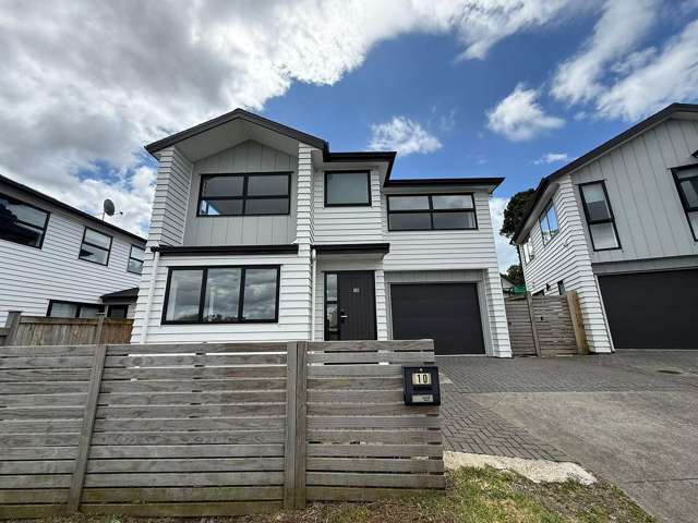 Modern 4BR Home in Mount Wellington