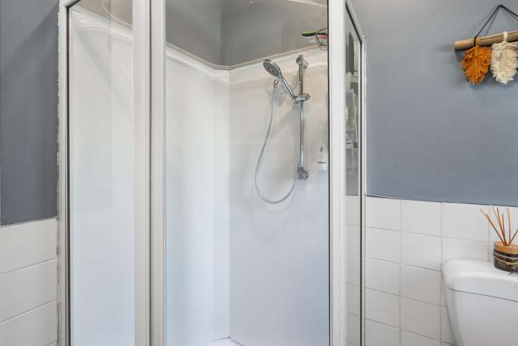 114 Wildberry Street Woolston_18