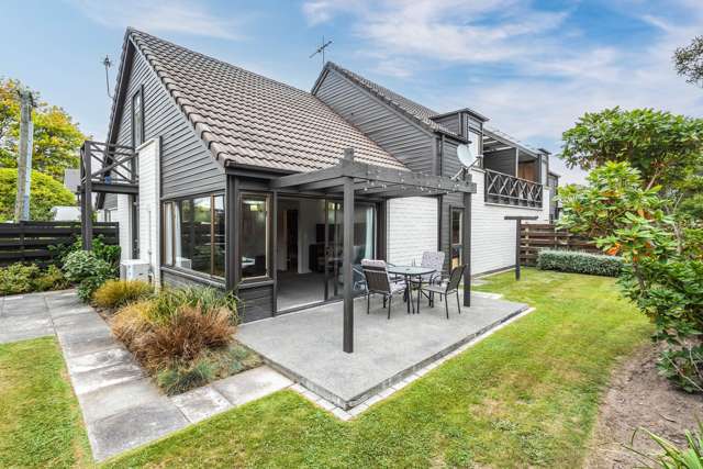 1 & 2/35 Garden Road Merivale_4
