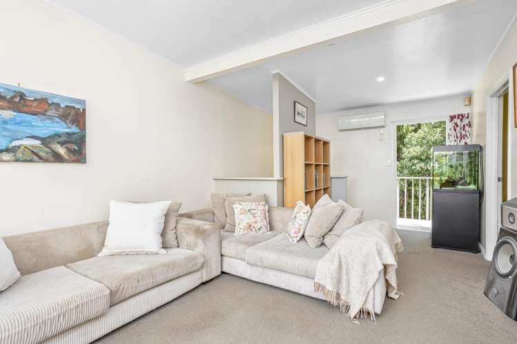 10 Turanga Road Henderson Valley_11