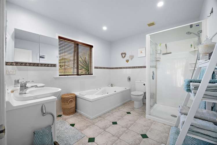 1410 Old North Road Helensville_26