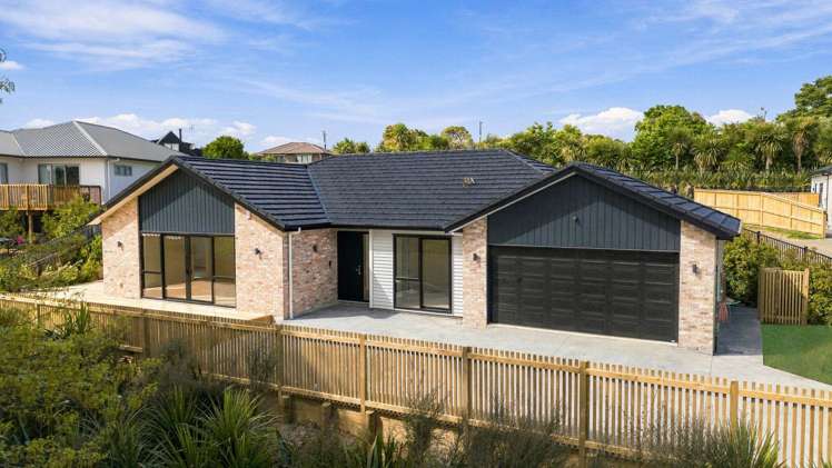 60 & 77 Rongoa Maori Way Pukekohe_1