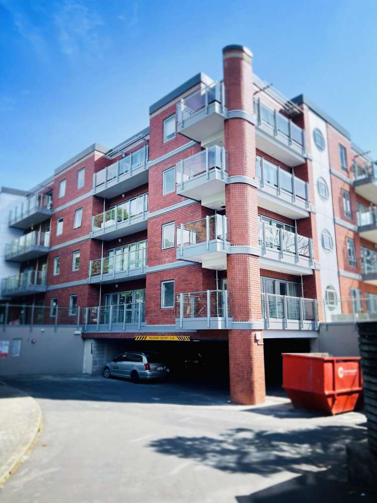 220/4 Wagener Place_0