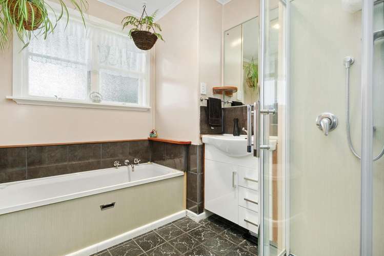 7 Honey Street Wainuiomata_11