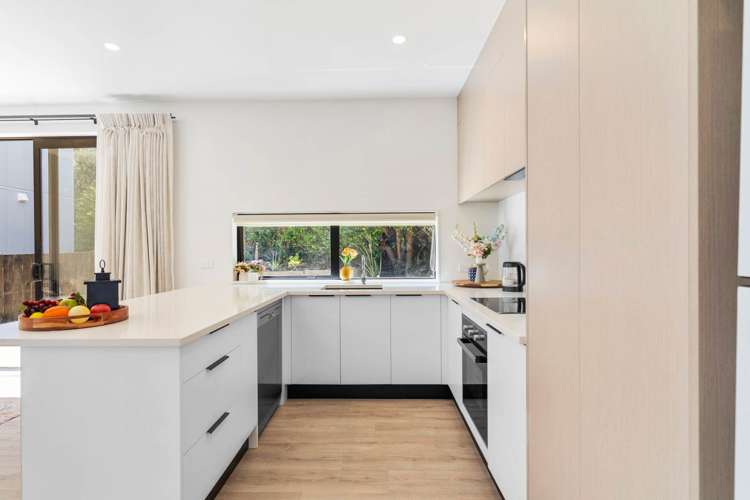 9/10 Hutchinsons Road Bucklands Beach_10