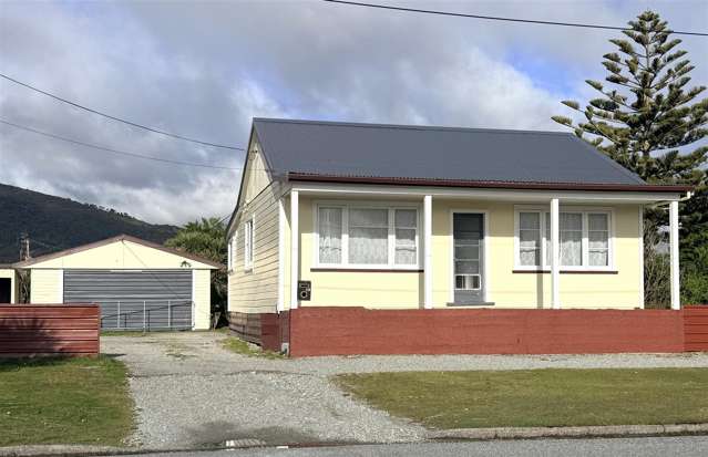 MOVE IN READY - FAMILY LIVING