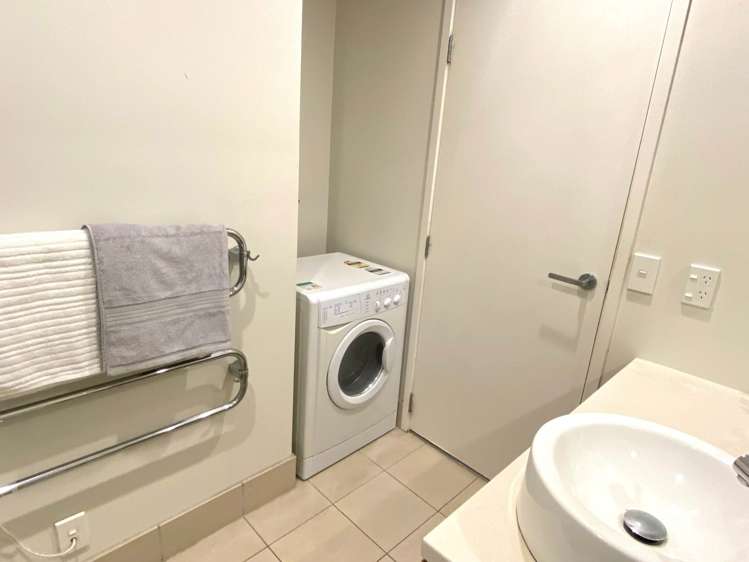 119/2 Dockside Lane Auckland Central_8